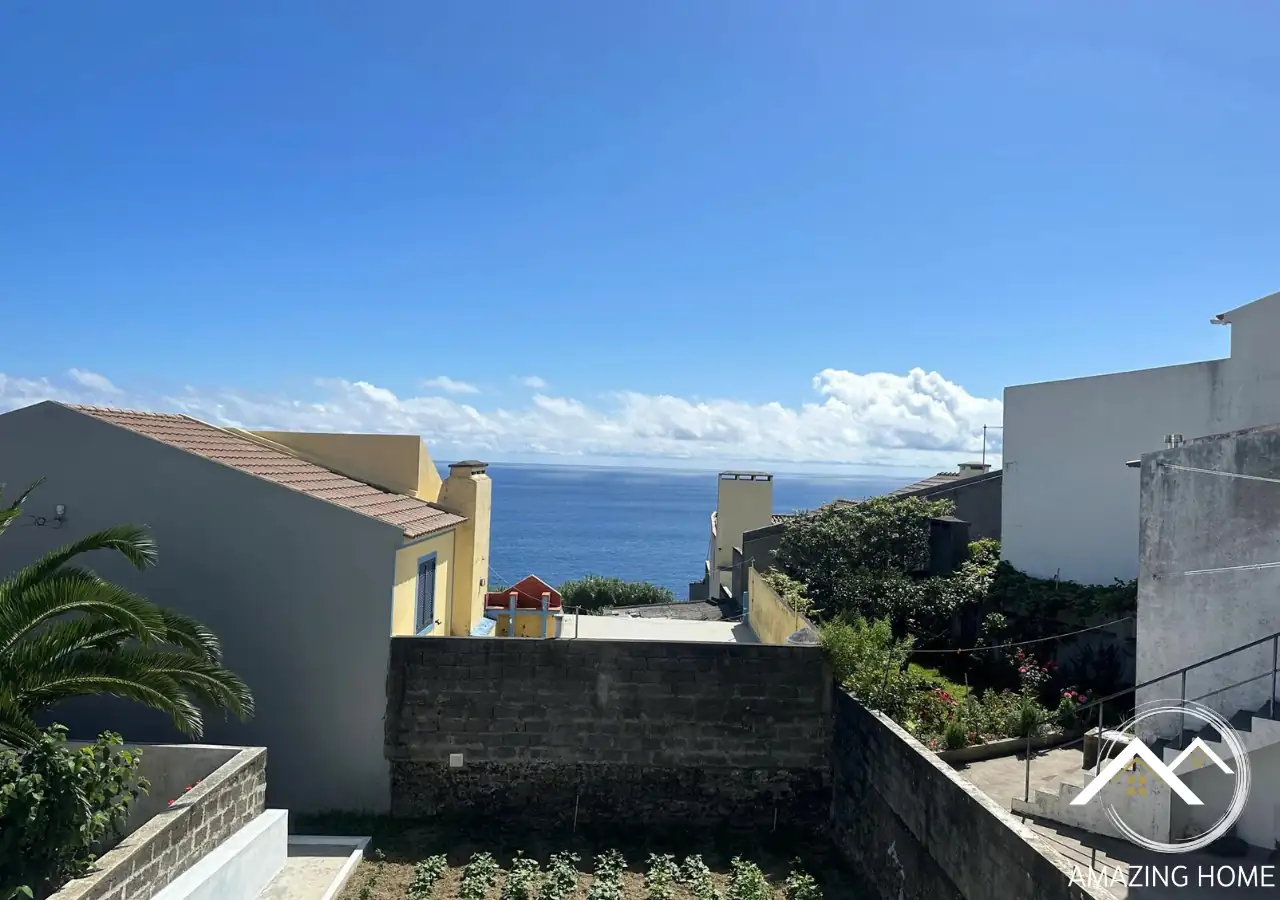 Vista mar nas traseiras da Amazing Home