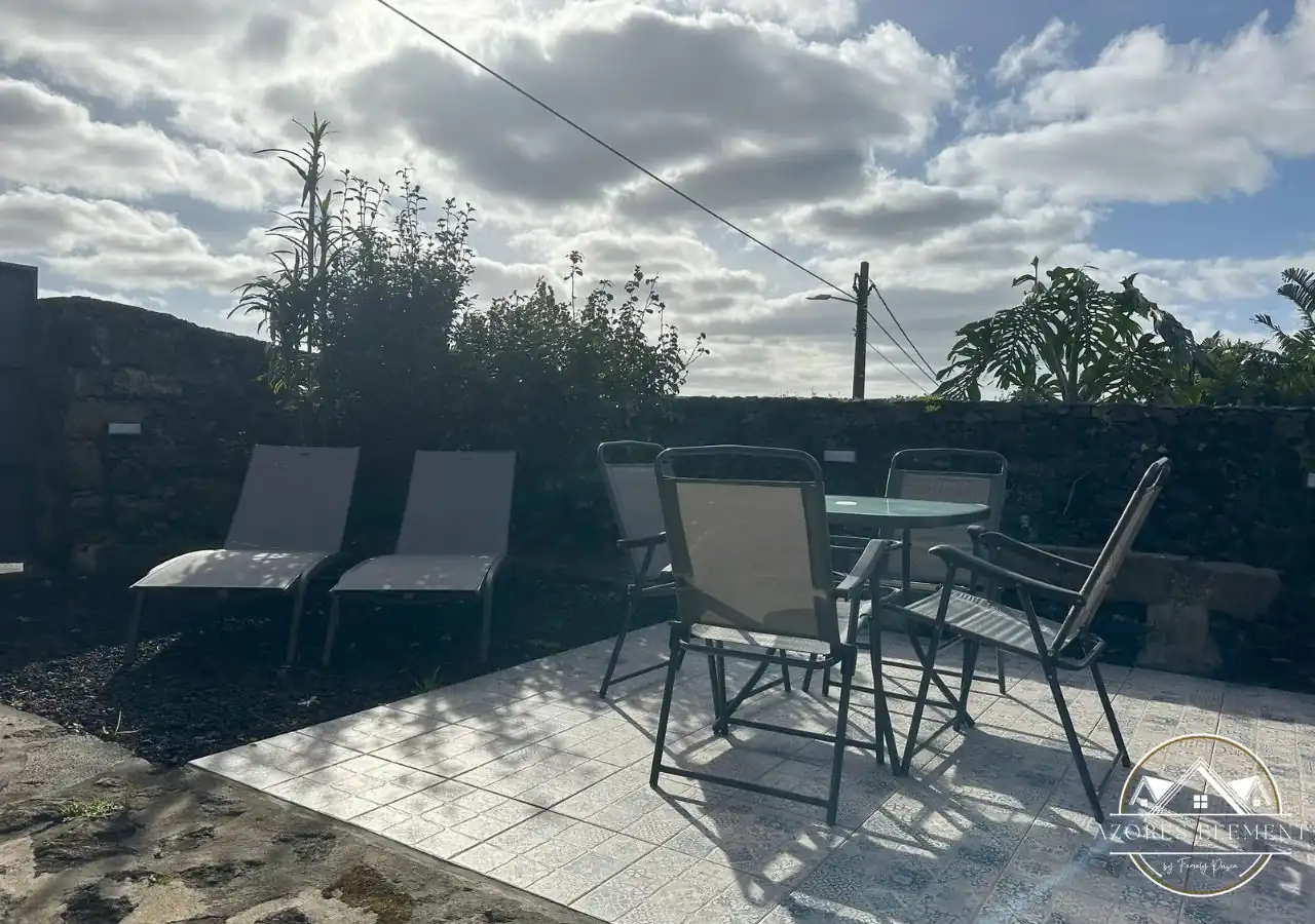 Azores Element outdoor dining area